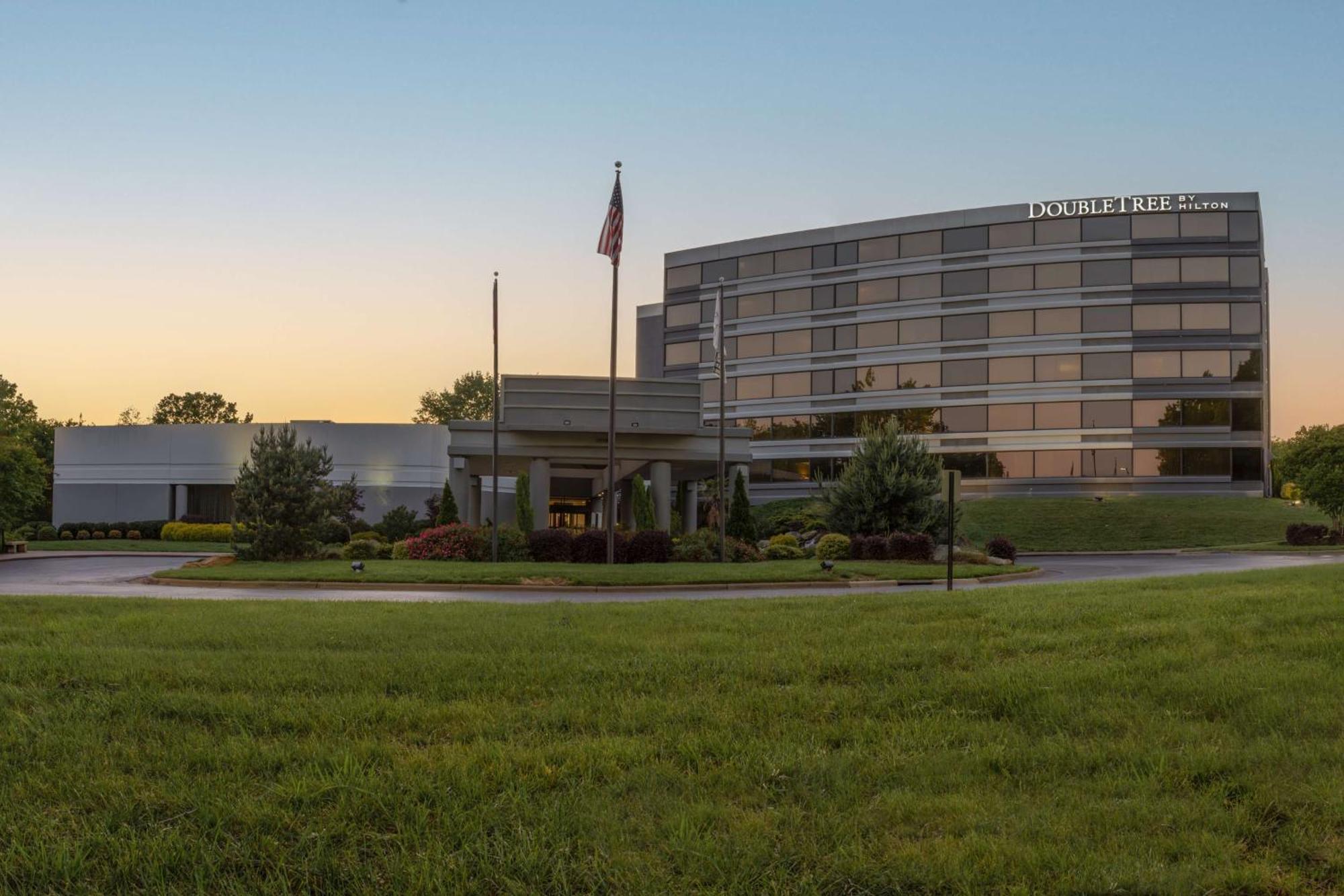 Doubletree By Hilton Winston Salem - University, Nc Hotel Exterior photo