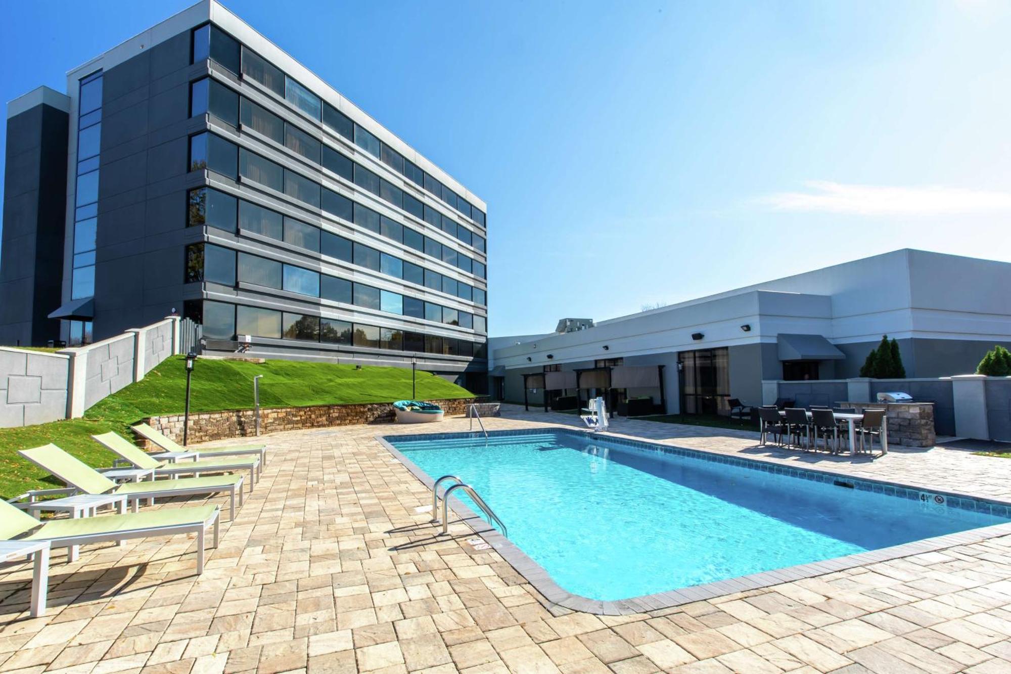 Doubletree By Hilton Winston Salem - University, Nc Hotel Exterior photo