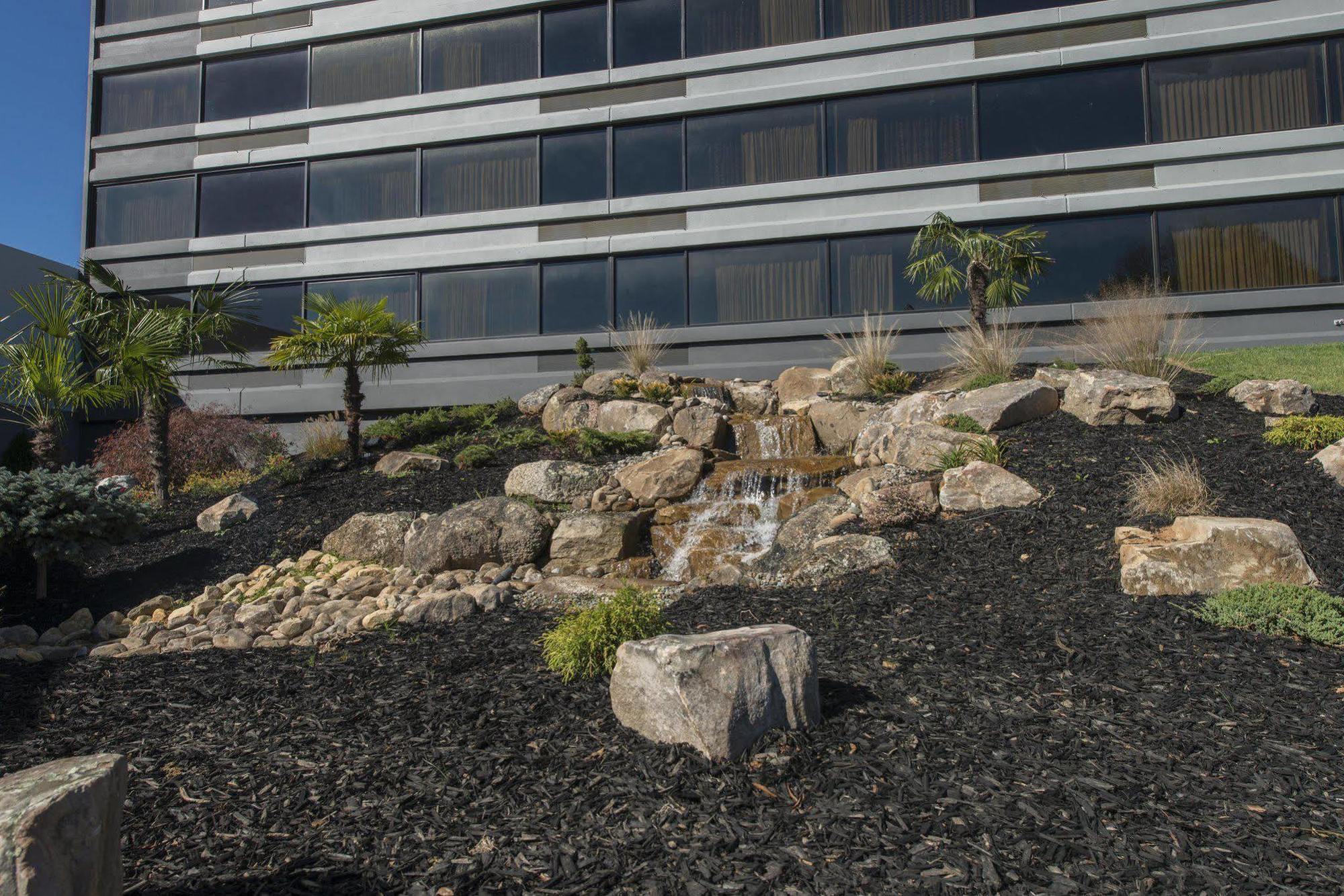 Doubletree By Hilton Winston Salem - University, Nc Hotel Exterior photo