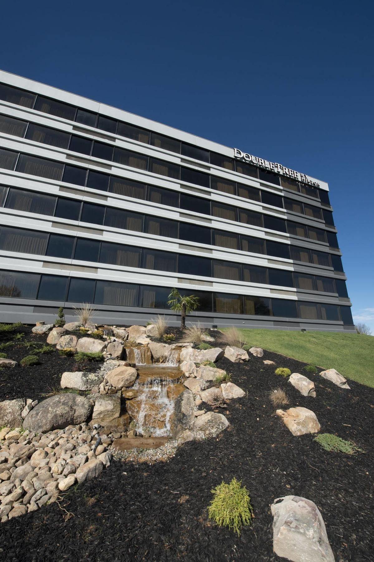 Doubletree By Hilton Winston Salem - University, Nc Hotel Exterior photo